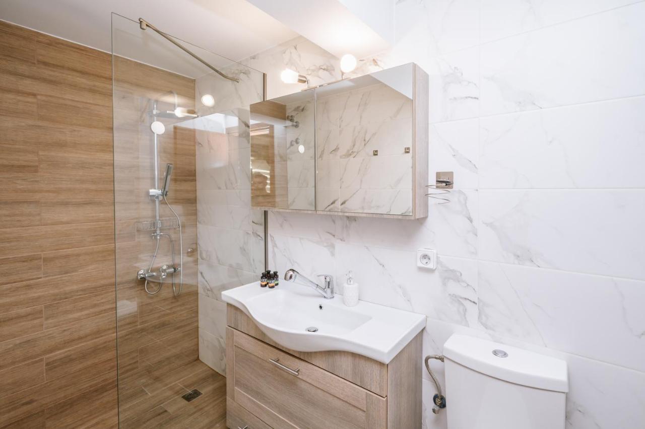 Unique1 - Two Bedroom Private Lux City Apartment Heraklion  Bagian luar foto