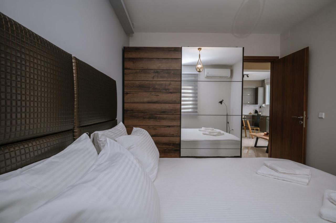 Unique1 - Two Bedroom Private Lux City Apartment Heraklion  Bagian luar foto