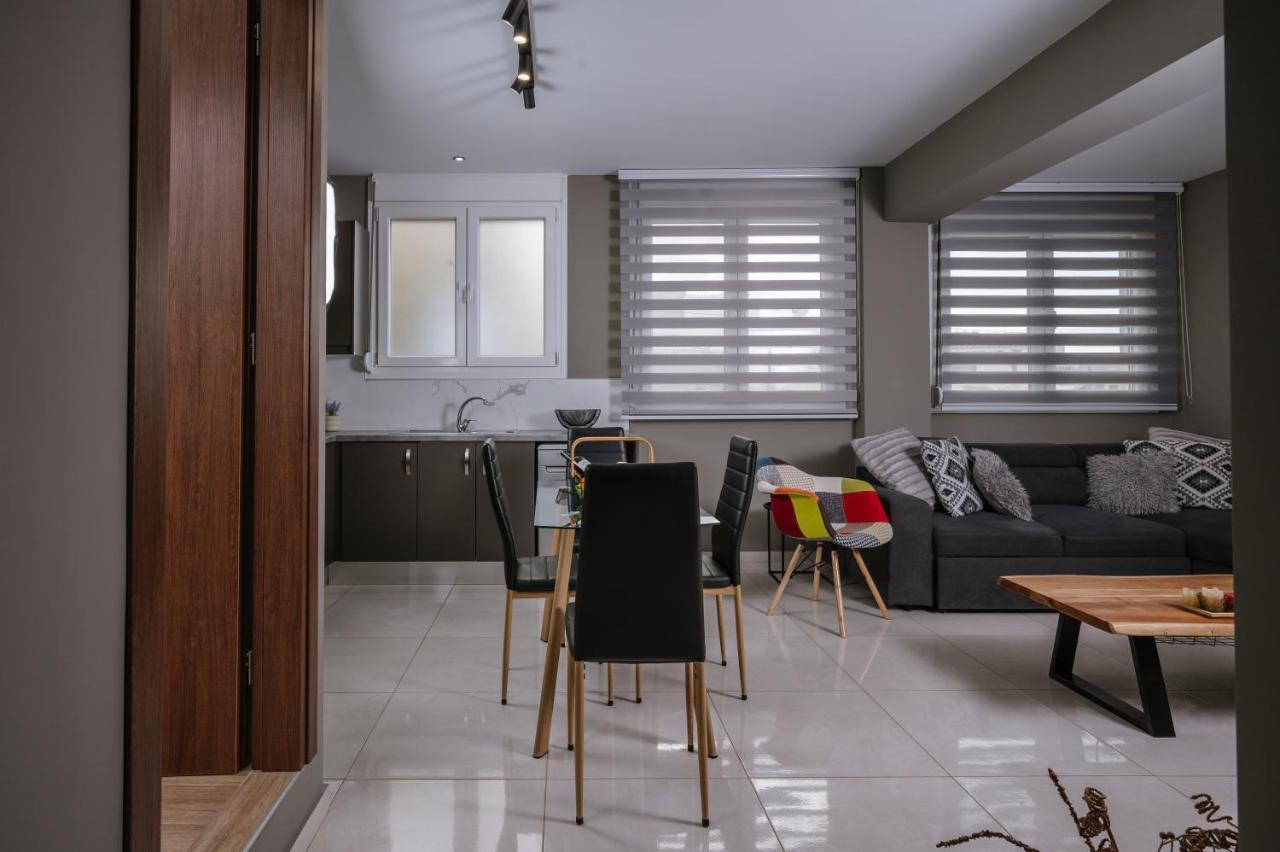 Unique1 - Two Bedroom Private Lux City Apartment Heraklion  Bagian luar foto